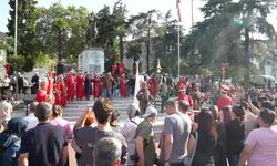 Bursa'da Uluslararası Altın Karagöz Halk Dansları Yarışması başladı