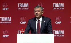 CHP Grup Toplantısı... Özgür Özel: 'Dış politikadaki pazarlıklar Türkiye'nin geleceği için değil, AK Parti'nin devamını sağlamak için yürütülüyor'