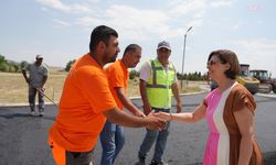 Eskişehir Büyükşehir Belediye Başkanı Ünlüce, Sakaryabaşı'ndaki asfalt çalışmalarını inceledi