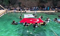 Muratpaşa Belediyesi'nden Erenkuş Plajı'nda deniz dibi temizliği