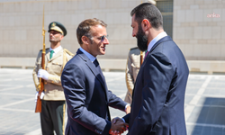 Suriye Cumhurbaşkanı Şara, Fransız mevkidaşı Macron ile bir araya geldi