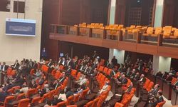 TBMM Genel Kurulu... TSK ile ilgili düzenlemeleri de içeren kanun teklifine muhalefetten 'bütçe denetimi' ve 'AYM iptali' eleştirisi