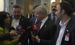Ahmet Davutoğlu: 'Yeni parti kuruluyorsa, bize 'hayırlı olsun' demek düşer'