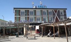 AKEM'de veliler ve çocuklar aynı atölyede resim eğitimi alıyor