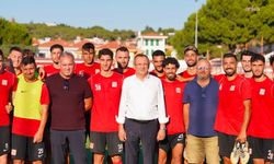Ayvalık Belediye Başkanı Ergin'den Ayvalıkgücü Belediyespor'a moral ziyareti
