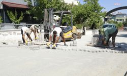Burhaniye'nin yollarında bakım ve onarım çalışmaları sürüyor