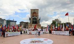 Büyükçekmece Kültür ve Sanat Festivali'nin çelenk takdimi Taksim Meydanı'nda gerçekleşti