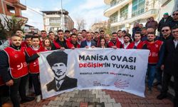 CHP Manisa İl Gençlik Kolları Başkanı Onur Çabuk ve 17 ilçe başkanı görevlerinden istifa etti
