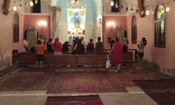 Derik'teki Surp Kevork Ermeni Kilisesi'ni, Ermenistan'dan gelen kafile ziyaret eti