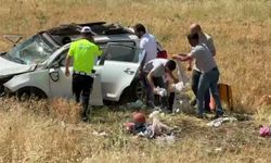 Diyarbakır'da tarlaya yuvarlanan otomobildeki 5 kişi yaralandı