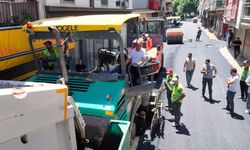 Efeler Belediyesi, kent genelinde yol yenileme çalışmalarına devam ediyor