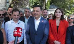 Eyüpsultan'da pazar ve esnaf ziyareti gerçekleştiren Özgür Çelik: 'Bizim makamımız meydanlar, sokaklar, pazarlardır'