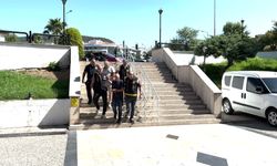 Eski emniyet müdürüne parke taşı suçlaması