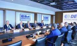 Gelecek Partisi Genel Başkanı Davutoğlu, DEİK Başkanı Olpak'ı ziyaret etti