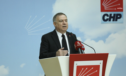 Gökan Zeybek: 'Milletin verdiği kararı beğenmeyince operasyon yapıyorsunuz. Bu keyfilik ülkeye büyük zararlar veriyor'