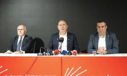 Gürsel Tekin'den Özgür Çelik'e: 'Sen geçmiş dönemde o partiden bu partiye dolaşırken ben meydanlardaydım'