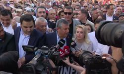 Hüseyin Can Güner'in gözaltına alınması protesto edildi... Özgür Özel: Partimizin evladına sahip çıkmaya geldik
