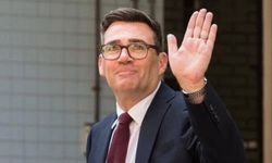 İngiltere'de yeni dönem! Andy Burnham göreve başlıyor