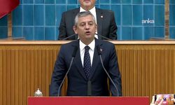 CHP Grup Toplantısı... Özgür Özel, grup toplantısına girerken: "Her son bir başlangıçtır"