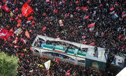 İran'ın öldürülen Dini Lideri Ali Hamaney, Meşhed'deki İmam Rıza türbesine defnedildi