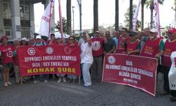 İzmir'de emeklilerden maaş ve sosyal haklar çağrısı