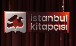 Kadıköy'de 'Terasta Caz' rüzgarı... Ajda Ahu Giray ve Ricardo Moyano Duo, İstanbullulara unutulmaz bir akşam yaşattı