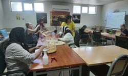 Kanserle mücadelede umudu Bornova Belediyesi'nin el sanatları kursunda buldu: 'Burada hastalığımı unuttum'