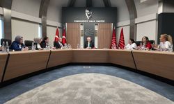 Kemal Kılıçdaroğlu, 'Adalet Nöbeti' tutan aileler ile görüştü
