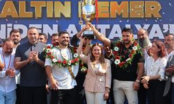 Kırkpınar Başpehlivanı Erkan Taş'a Antalya'da coşkulu karşılama