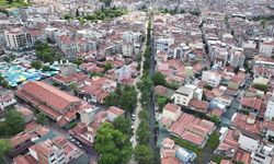Manisa Büyükşehir Belediyesi, Çarşı Bulvarı'nda sıcak asfalt serimine başladı