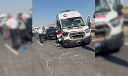 Mardin'de ambulansın da karıştığı zincirleme trafik kazasında 3 kişi yaralandı