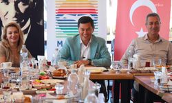 Marmaris Belediye Başkanı Ünlü, kentte görev yapan basın mensuplarıyla buluştu