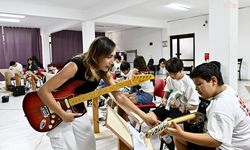 Muratpaşa Belediyesi'nin gitar eğitimlerine yoğun ilgi