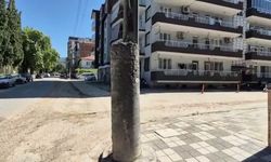 Soma'da 40 yıllık elektrik direkleri endişe yaratıyor