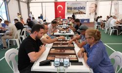 Tavla tutkunları, Büyükçekmece'de 3. Geleneksel Klasik Tavla Turnuvası'nda buluştu
