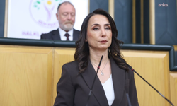 Tülay Hatimoğulları: 'Barışın konuşulduğu bir dönemde, CHP'ye yönelik operasyonlarla süreç sabote edilmeye başlanmıştır'