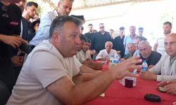 Ümit Özdağ Bafra'da hal esnafını ziyaret etti: 'Tarım Bakanlığı, Türk çiftçisini koruyan milli bir anlayışla yönetilmeli'