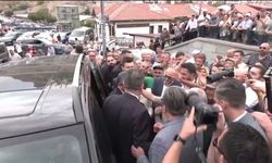 YENİ Parti'nin kurulmasının ardından Özgür Özel'e Hacı Bayram-ı Veli Camisi'nde yoğun ilgi
