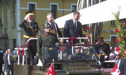 30 Ağustos Zafer Bayramı İzmir'de resmi törenlerle kutlandı