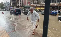 Rize’de sağanak hayatı felç etti: İş yerlerini su bastı