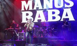 Ayvalık'ta 30 Ağustos coşkusu, Manuş Baba konseriyle taçlandı