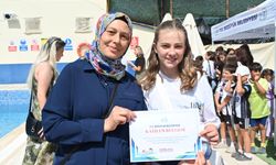 Bozüyük Belediye Başkanı Bakkalcıoğlu, Yaz Spor Okulları'nı tamamlayan öğrencilere sertifikalarını verdi