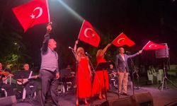 Bursa'da zafer coşkusu Türk sanat müziği konseriyle devam etti