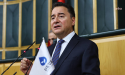 Girne açıklarında yolcu gemisi alabora oldu... Ali Babacan: 'Kayıp yolculara bir an önce sağ salim ulaşılmasını temenni ediyorum'