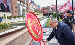 Keçiören'de 30 Ağustos coşkusu: Atatürk Anıtı'na çelenk sunuldu