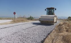 Manisa Büyükşehir Belediyesi'nden Turgutlu-Saruhanlı arasında 15 kilometrelik yol çalışması