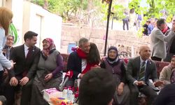 Özgür Özel, Kayseri'de kadınlarla bir araya geldi... Geçinemediğini belirten bir kadın: '70 yaşındayım. İş bulsam ben de çalışacağım'