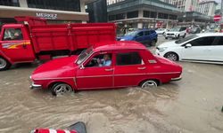 Şiddetli yağış Rize'de su baskınlarına yol açtı