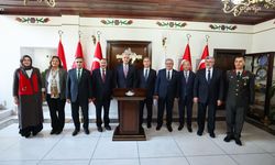 TBMM Başkanı Kurtulmuş, Afyonkarahisar'da Vali Aktaş ile Belediye Başkanı Köksal ile bir araya geldi