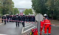Almanya'nın Köln kentinde savaş karşıtı eyleme polis müdahalesi